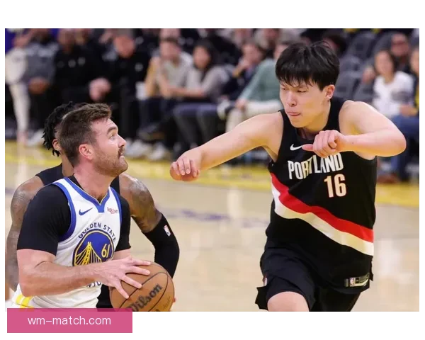 穆迪伤退接受医疗救治 双方球员泪水盈眶全场陷入沉寂